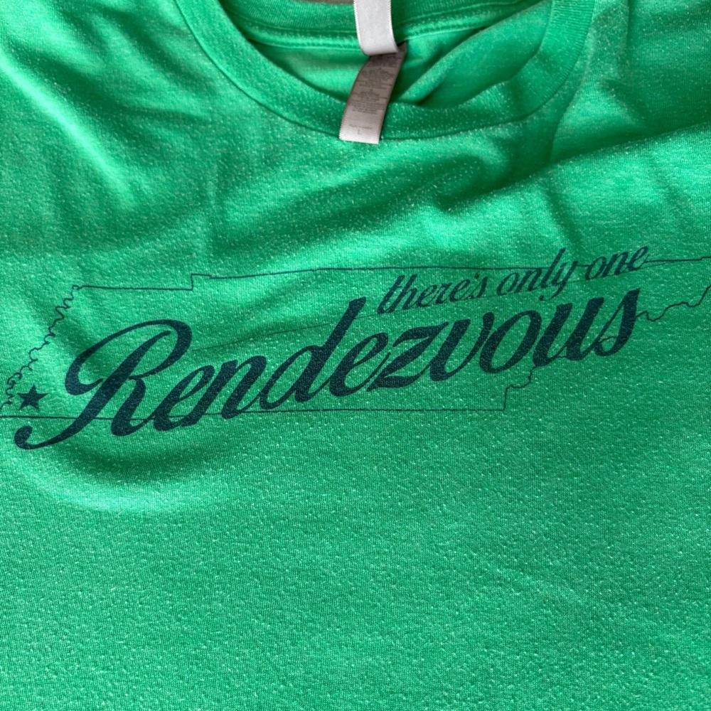 Green & Blue Memphis “Rendezvous” Restaurant  Tee SIZE LARGE